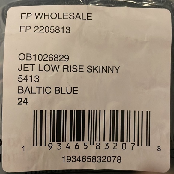 NEW We The Free Womens Jet Blue Denim Low Rise Cropped Skinny Jeans Size 24 - Picture 7 of 16